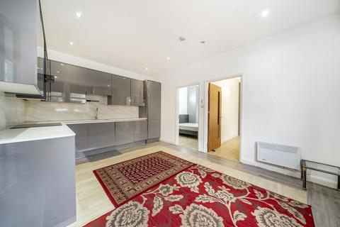 2 bedroom flat to rent, Roxborough Road, Harrow HA1