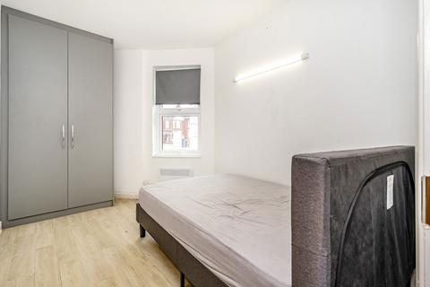 2 bedroom flat to rent, Roxborough Road, Harrow HA1