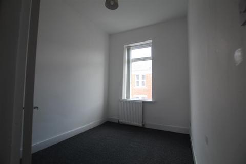3 bedroom flat to rent, Colston Street, Newcastle Upon Tyne NE4