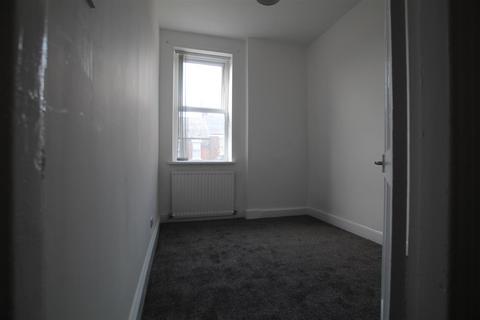 3 bedroom flat to rent, Colston Street, Newcastle Upon Tyne NE4