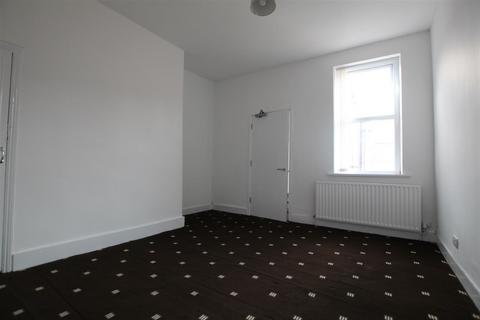3 bedroom flat to rent, Colston Street, Newcastle Upon Tyne NE4