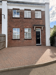 2 bedroom maisonette to rent, Stone Park Avenue, Beckenham, BR3