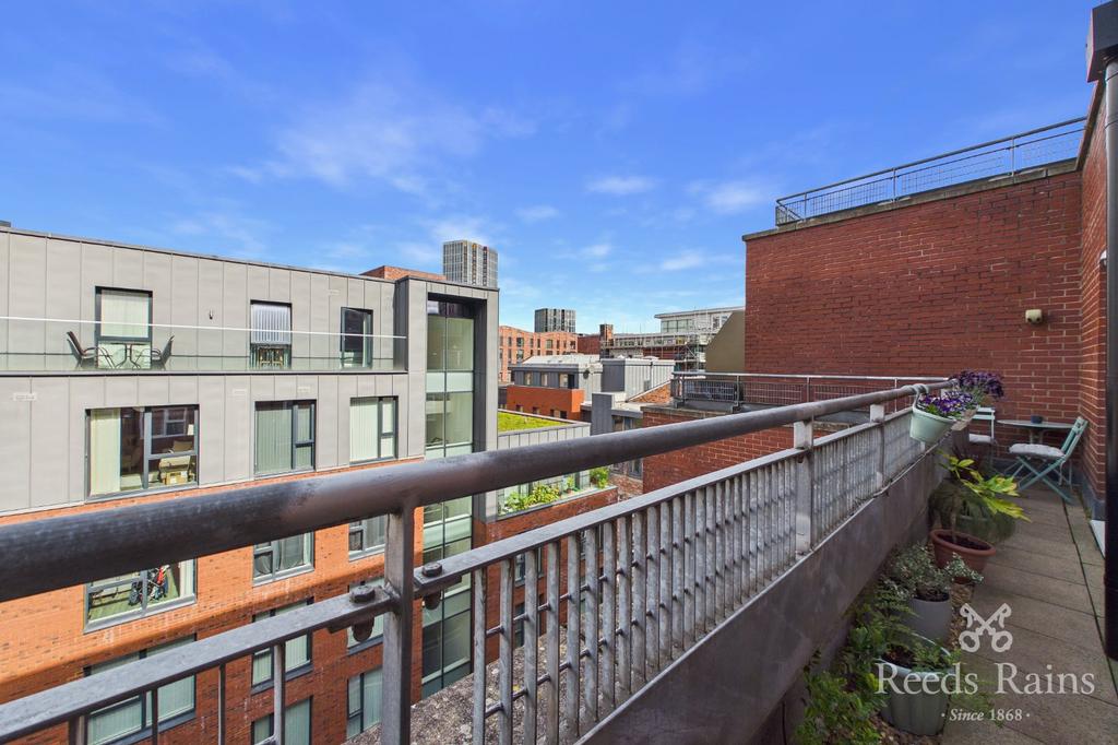 Apartment in Manchester - View 4