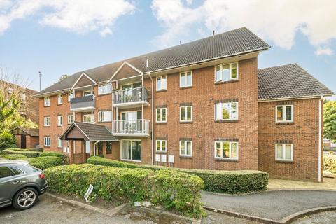 2 bedroom flat for sale, Glenbuck Road, Surbiton KT6