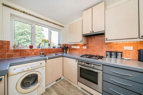 2 bedroom flat for sale, Glenbuck Road, Surbiton KT6