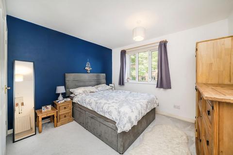2 bedroom flat for sale, Glenbuck Road, Surbiton KT6