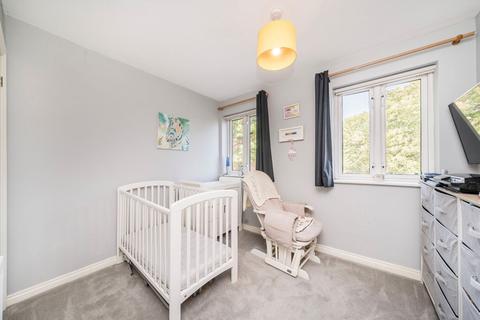 2 bedroom flat for sale, Glenbuck Road, Surbiton KT6