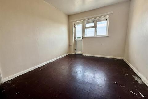2 bedroom flat for sale, Leylands Road, Corsham