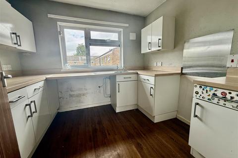 2 bedroom flat for sale, Greenway Court, Chippenham