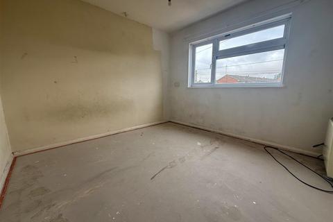 2 bedroom flat for sale, Greenway Court, Chippenham