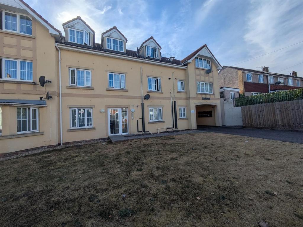 Apartment in Bristol - View 5