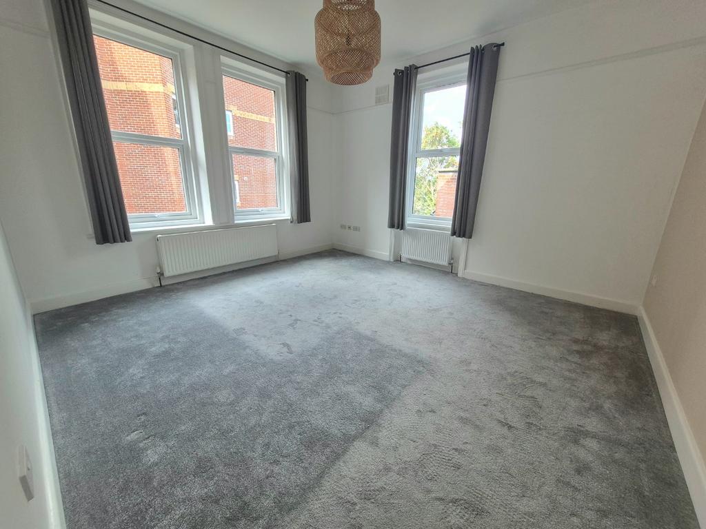 Apartment in Bournemouth - View 3