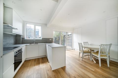 3 bedroom terraced house to rent, Kings Road Orpington BR6