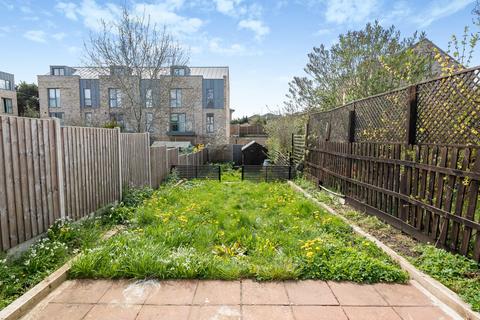 3 bedroom terraced house to rent, Kings Road Orpington BR6