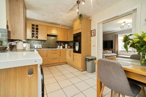 3 bedroom end of terrace house for sale, Hope Avenue, Shipley