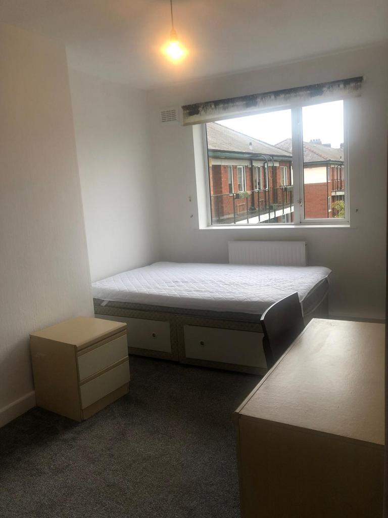 Apartment in Salford - View 5