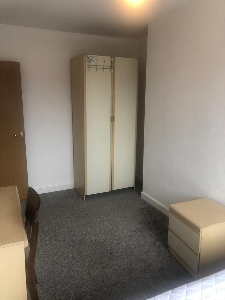 Apartment in Salford - More