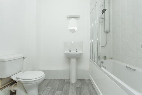 2 bedroom flat to rent, 14-16 Canterbury Road, Whitstable, Kent, CT5