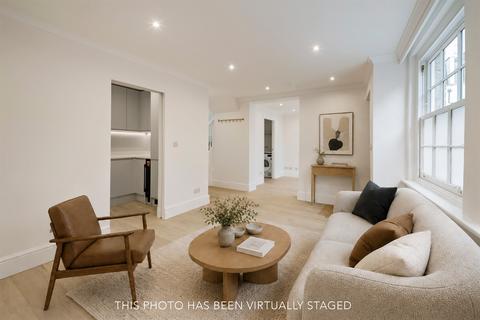 2 bedroom mews to rent, Radley Mews, London, W8