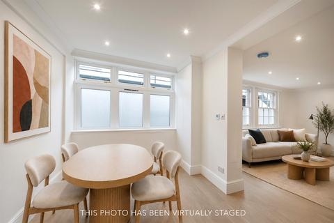 2 bedroom mews to rent, Radley Mews, London, W8