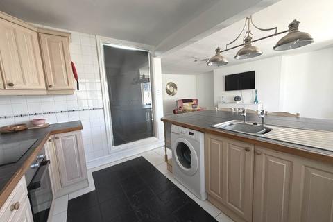 2 bedroom apartment to rent, The Beacon, Exmouth EX8