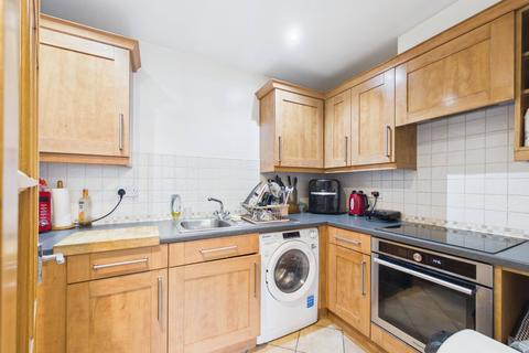 2 bedroom apartment for sale, International Way, Sunbury-on-Thames, Surrey, TW16