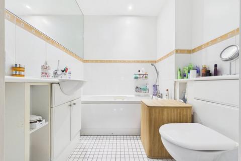2 bedroom apartment for sale, International Way, Sunbury-on-Thames, Surrey, TW16