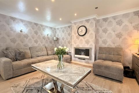 2 bedroom semi-detached bungalow for sale, Mayfield Road, Farnborough GU14