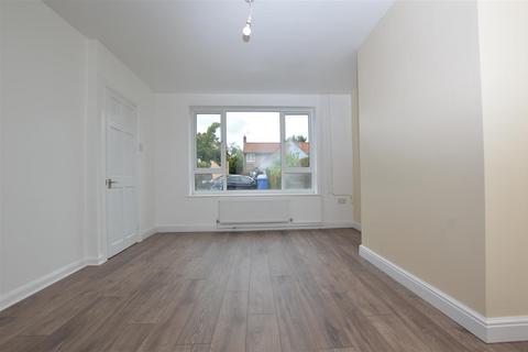 3 bedroom terraced house to rent, Morse Road, Norwich