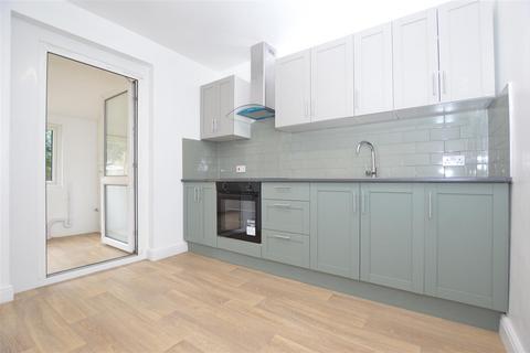 3 bedroom terraced house to rent, Morse Road, Norwich