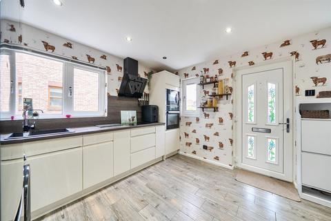 2 bedroom semi-detached house for sale, Grange Fields Mount, LS10