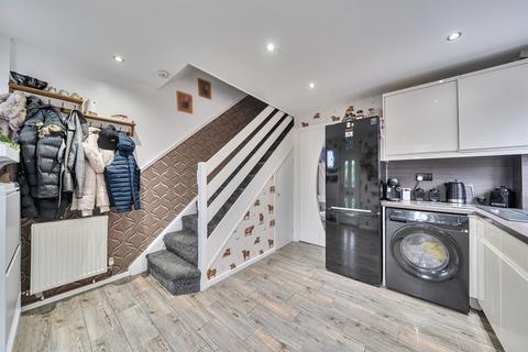2 bedroom semi-detached house for sale, Grange Fields Mount, LS10