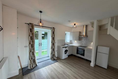 2 bedroom terraced house to rent, Bridge Street, Water, Rossendale, BB4 9RG