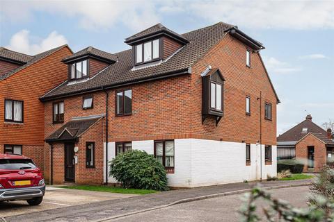 2 bedroom flat for sale, Chelsea Gardens, Cheam, SM3