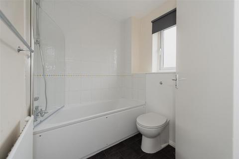 2 bedroom flat for sale, Chelsea Gardens, Cheam, SM3