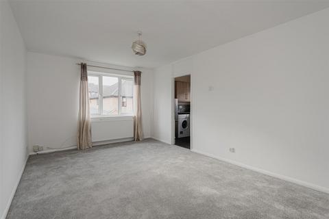 2 bedroom flat for sale, Chelsea Gardens, Cheam, SM3