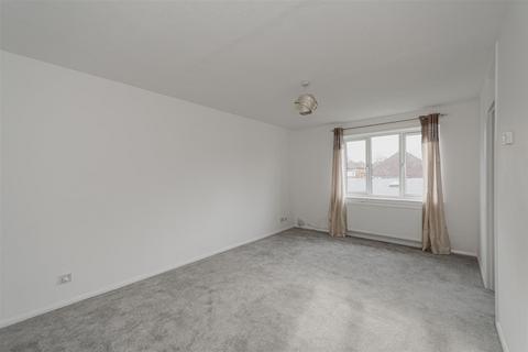 2 bedroom flat for sale, Chelsea Gardens, Cheam, SM3