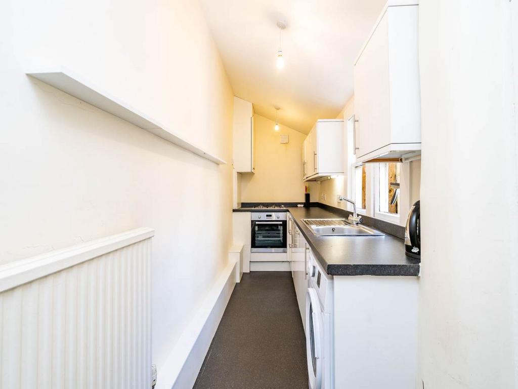 Apartment in Edinburgh - View 4