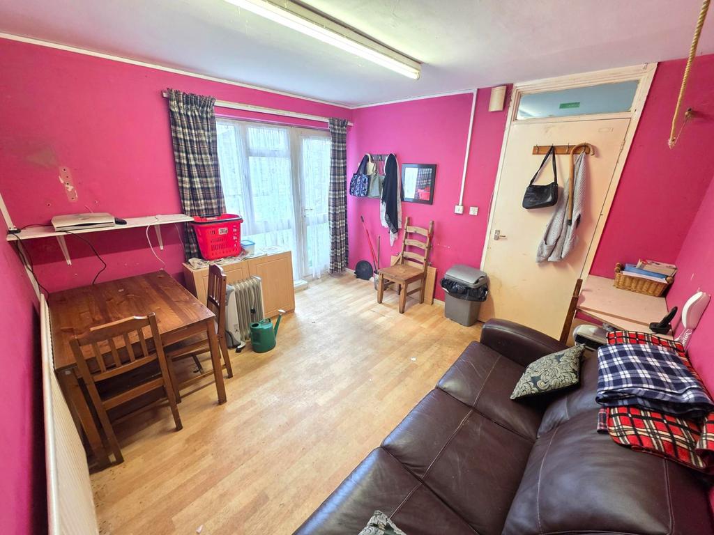 House in Birmingham, West Midlands - More