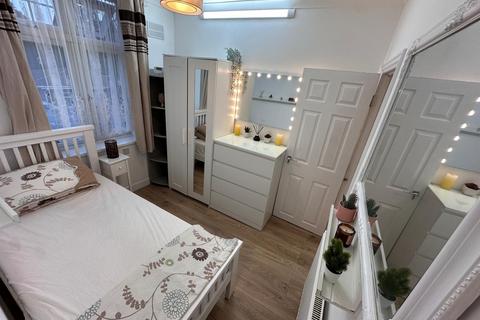 1 bedroom flat to rent, Wellington Road South, Hounslow TW4