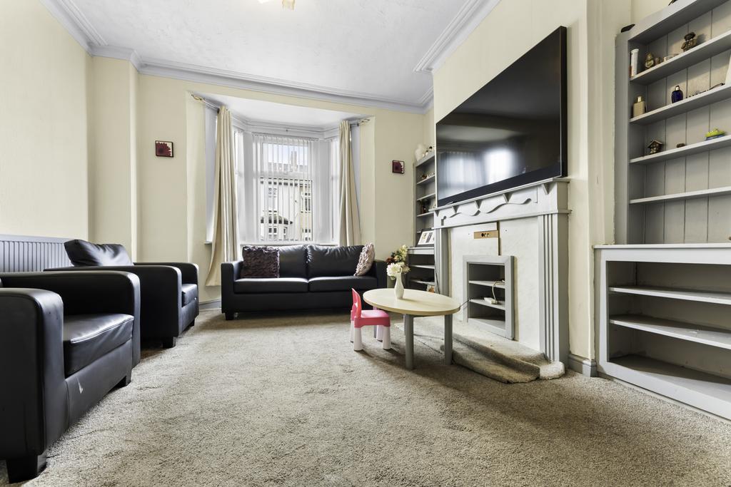 House in Newport, Eveswell, Beechwood - More