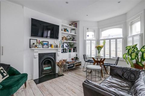 2 bedroom flat to rent, Ballater Road, London SW2