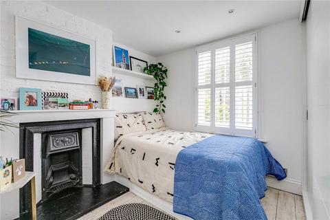 2 bedroom flat to rent, Ballater Road, London SW2
