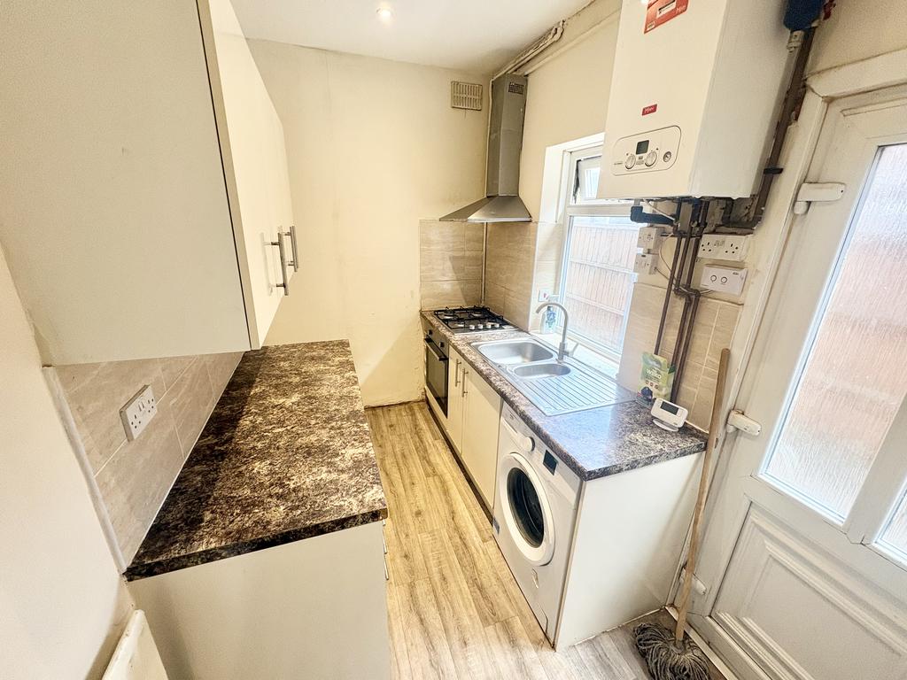 House in Smethwick - View 4
