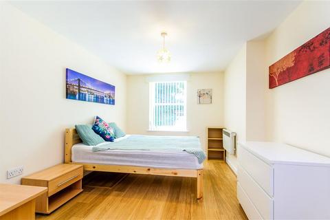 2 bedroom flat to rent, St Andrews Close, CANTERBURY, CT1