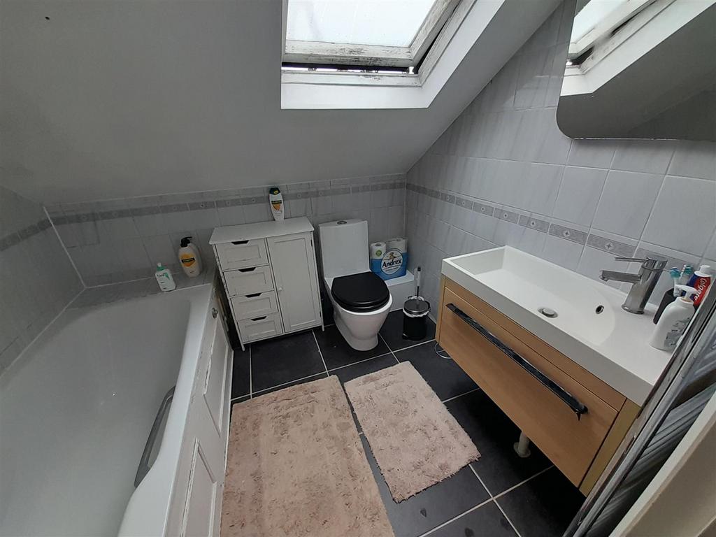 Apartment in London - View 3