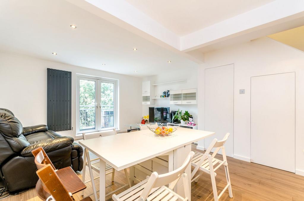 Apartment in London - View 3