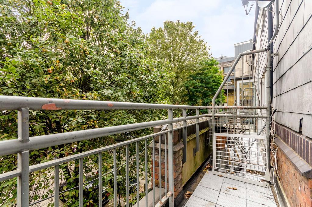 Apartment in London - View 5