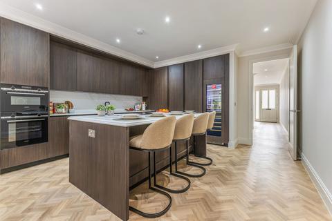 4 bedroom townhouse for sale, No. 3 Ronmar Place, Oxshott, KT22