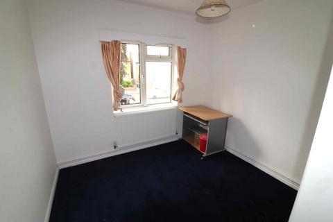 2 bedroom flat to rent, Croydon Road, Penge